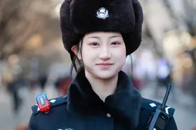 哈尔滨最美交警撞脸景甜，网友全网寻人，官方回应：马上安排！图片