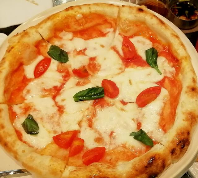 山海缔造的法中双味饕餮盛宴——深圳海上世界幕爵法餐探秘。