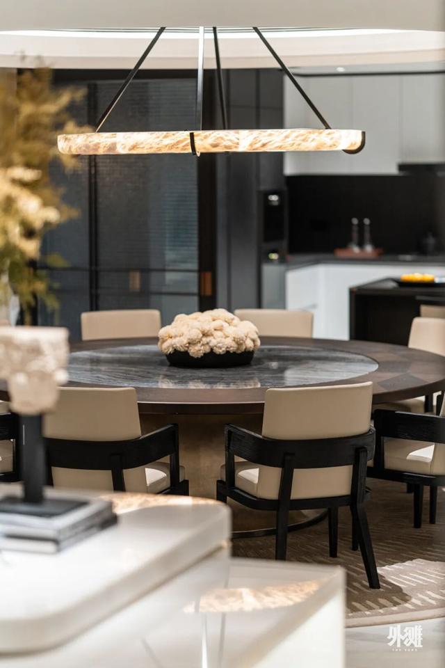 这里，是与世界同频的远见