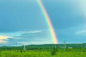 唯美彩虹 光耀大地图片