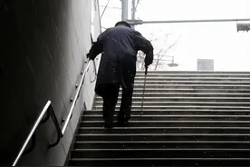 人能活多久看爬楼就能知道？医生：寿命长的人，爬楼会有这3特征图片