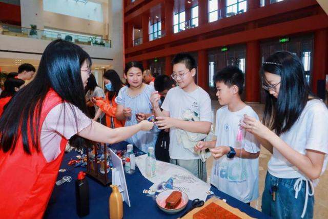 广西图书馆赴内蒙古开展“春雨工程”文化志愿服务交流活动
