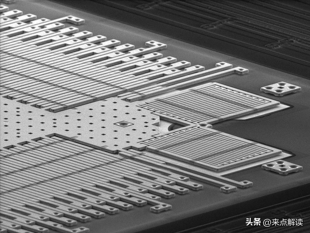玻璃基板“一步之遥”：低损耗适配6G，切割难题有解了！