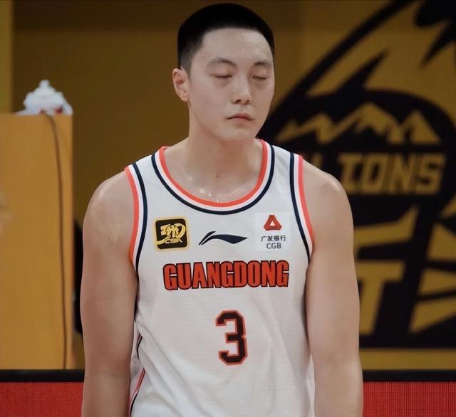 可惜！广东男篮大败，输在这四个关键问题	，不只是杜锋的用人问题