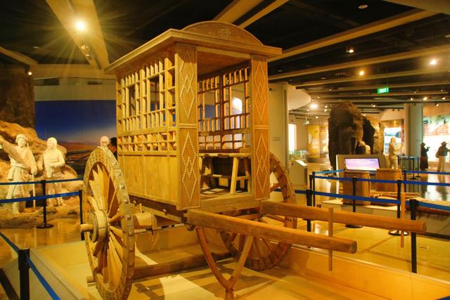 嘉峪关城市博物馆，从戈壁荒滩到盛世华章，聆听一座城的古今对话