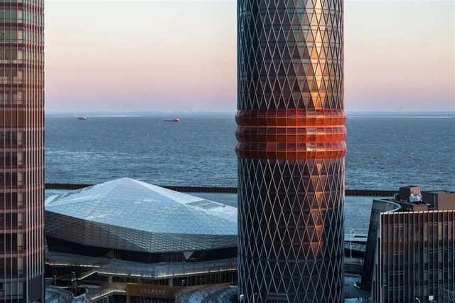 上海新地标：“定海神针”是真高，“东海龙宫”也是真闪！