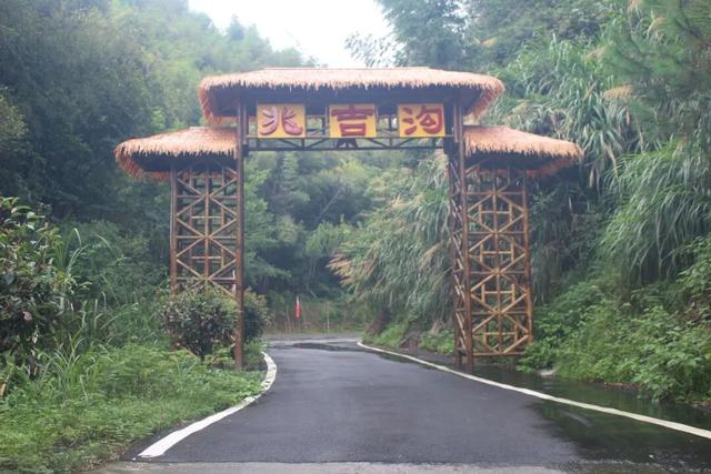 开篇暴击：九江秋季 “顶流” 集结，颜值巅峰已在路上！