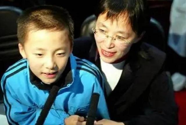 杨利伟夫人温柔美丽，被婆婆一眼看中，为丈夫放弃工作毅然随军！