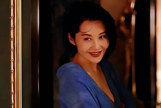 她一生 “风流成性	、老少通吃”，撩汉无数	，现如今57岁却依旧单身