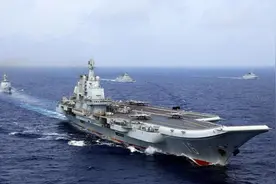 中国3航母出海，辽宁舰逼近日本，美军调整战略，美航母重返南海图片