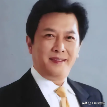 唐国强的“糟心事”，两个儿子都残疾，难怪73岁还得到处卖老脸