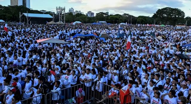 支持率暴跌，菲律宾“大鱼	”被逮捕，亲儿子涉案	，马科斯还能撑多久？莎拉成了最大赢家