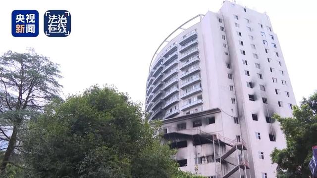 事发百货大楼，16死39伤！负1层突发大火，遇难者竟全部在5层，细节披露：事发时没有任何征兆