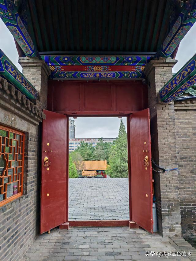 邯郸丛台公园最大的亮点就是里面的一座造型奇特的城堡