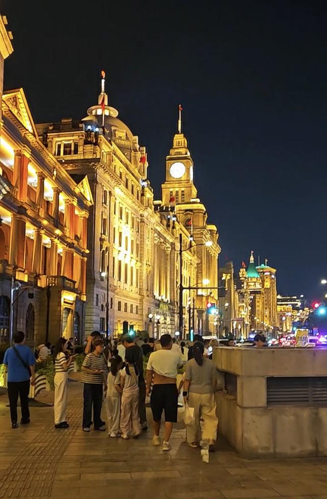 实拍上海滩夜景精华，每年吸引国内外无数游客打卡！