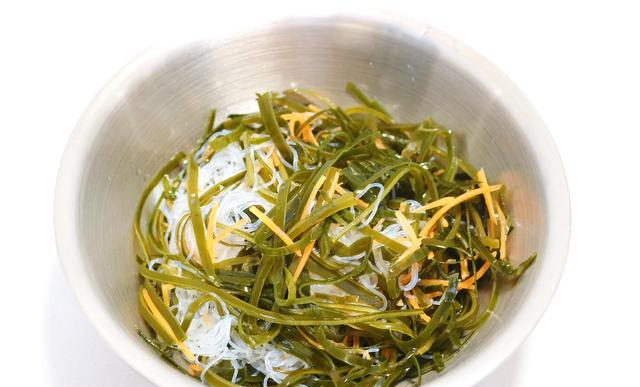 最简单的家常菜，一煮一拌就上桌	，开胃解腻，实惠又好吃