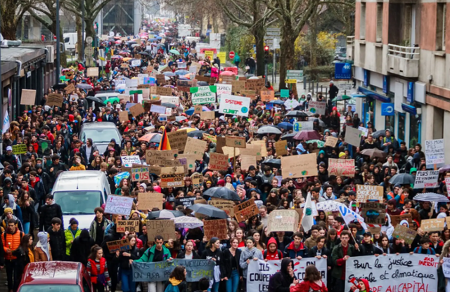 软饭硬吃，戴高乐的铁腕逆袭！法国如何从沦陷国重返大国舞台