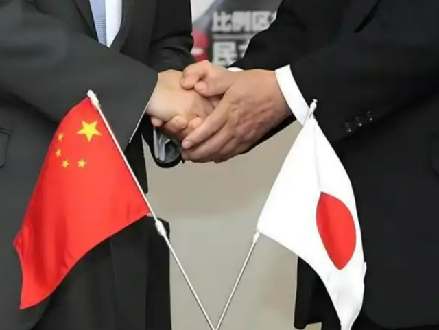 外交部突发警告：一旦外媒消息属实，触发中国红线，不许右翼还魂