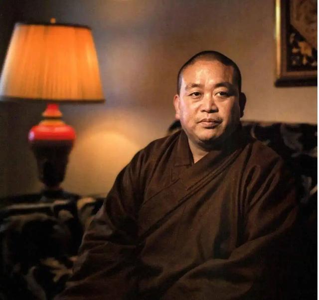 李湘不忍了！公开坦白和释永信的真实关系，亲吻照终于真相大白