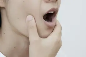 经久不愈的口腔溃疡，该如何是好？张仲景的一个方子，用对有奇效图片