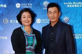 萨日娜：与帅气演员丈夫结婚34年，她只生孩子不下厨，被宠成宝！图片