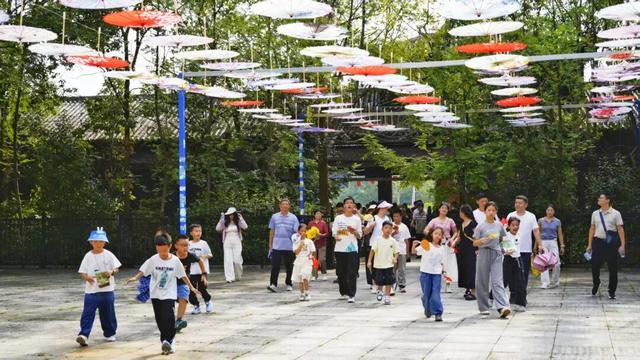 这个假期，岳阳给你“人从众”Plus版！