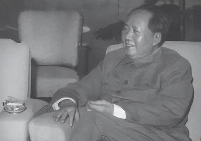 20年间，毛主席6次拒绝他来北京，72年见面后埋怨：怎么才来看我