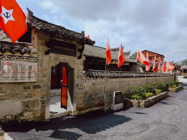 乡游黔中 · 德江县 桶井土家族乡丨乌江畔金菊漫山，秋韵正浓