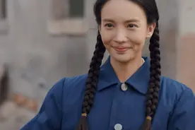 当“整容脸”混进央视年代剧，撞上天然脸演员，简直是降维打击图片