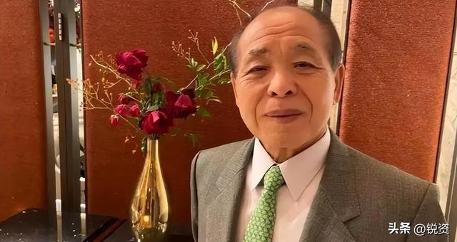 沉寂1天	，高市早苗终于签字，日本砸9万亿反华，解放军动作更大