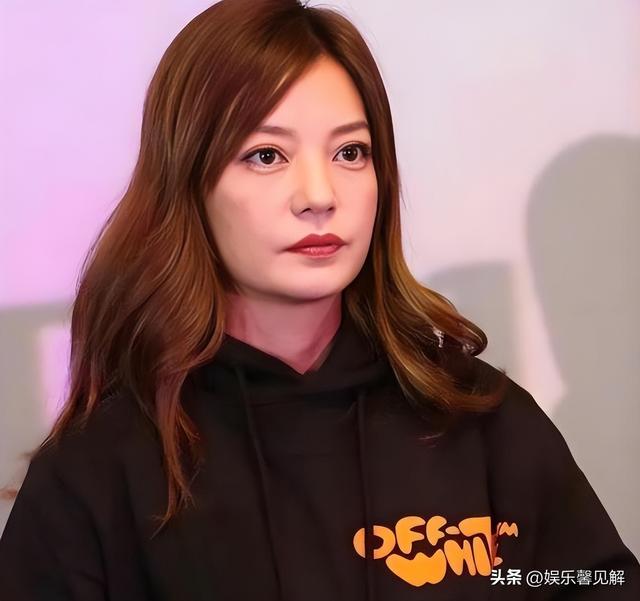 自食恶果！赵薇再传噩耗，1590万资产被冻结，15岁女儿成最后底牌