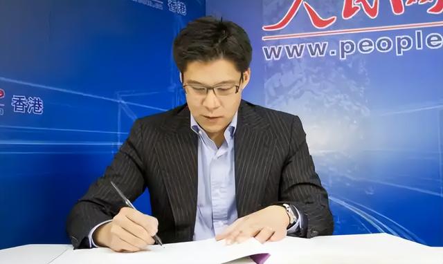 三连升！霍启刚官宣喜讯，新身份给郭晶晶长脸，让李嘉诚不敢吭声