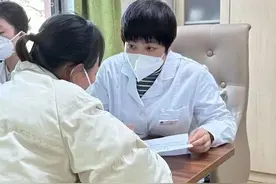 HPV感染的人，脸上这4个表现藏不住，能帮一个是一个！图片