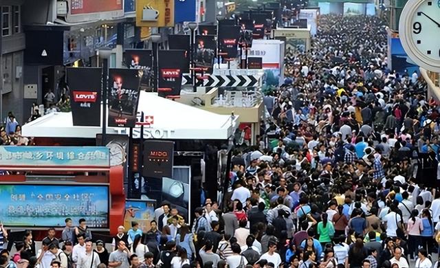 2020年，我国男性比女性多3502万，如今刚过5年，差距令人意外
