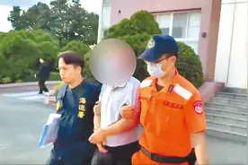 大陆男子冲滩成功！潜入台军重兵布防区，台中将：有预谋有组织图片