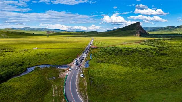 草原“99号公路”串起草原景和民族情