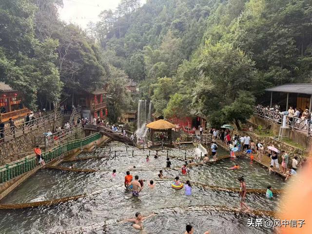 在木达木弄，我把工作压力冲进了瀑布里