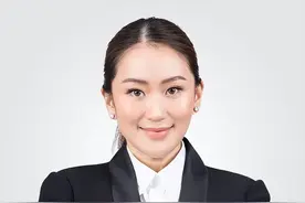 37岁贝东丹或将成为泰国下一任总理，系他信最小的女儿图片