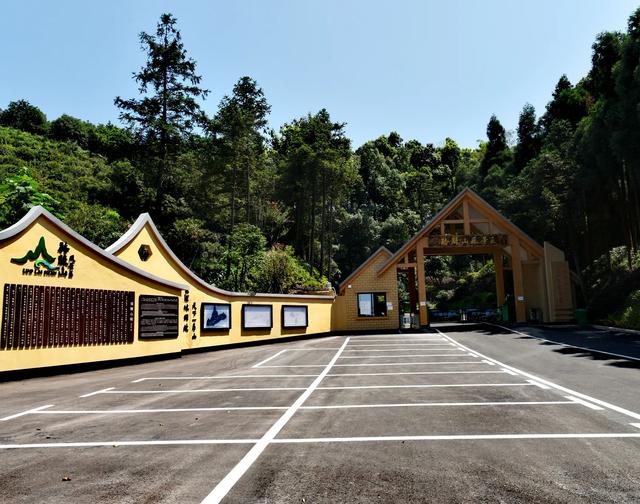 神奇骆崃山 ， 99匹骏马想与你相见