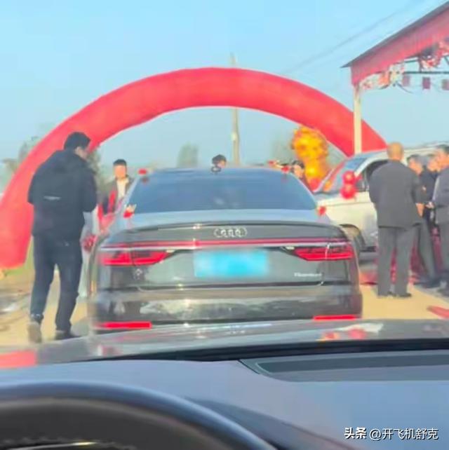 河南美女“大晨”去世，年仅28岁，日常开奥迪，一口能喝三两白酒