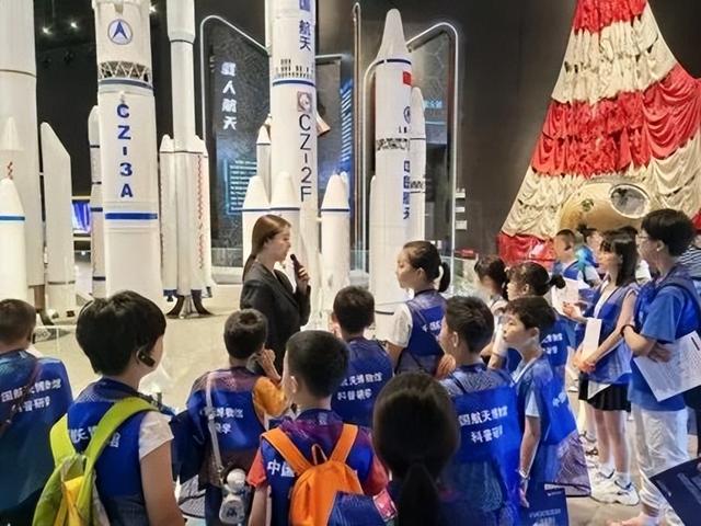 暑期趣游科技馆 | 苍穹探秘之旅