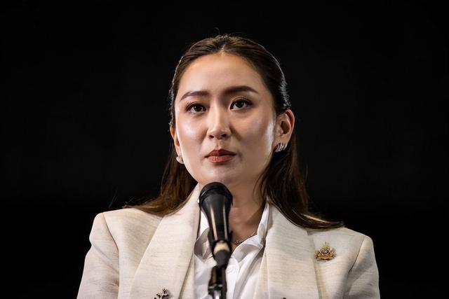 257票赞成，佩通坦时代将重启，泰高官拿到中方口信，事情不简单