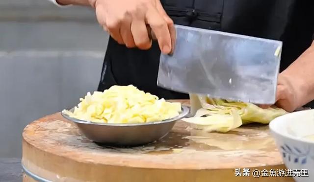 3步解锁湘潭酸包菜！酸爽脆嫩超下饭，零失败秘诀让你秒变大厨
