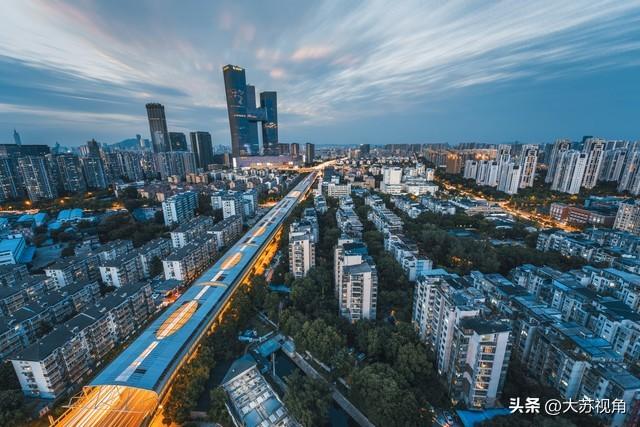 南京新地标定名！416.6米“紫金金融大厦”年底启用，88层观景台