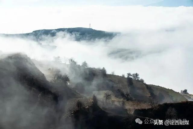 垄上七夕：梯田云雾里，他们的七夕是并肩的默契