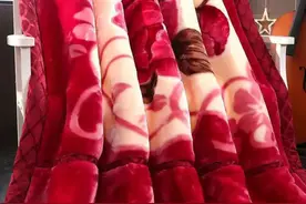 有一种痛苦叫“拉舍尔毛毯”，火了这么多年，终究还是被淘汰了图片