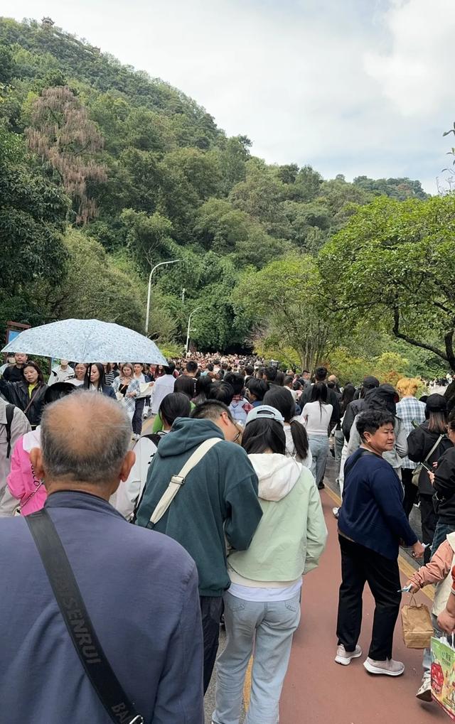 我是上海人，国庆去了一趟贵阳，被这座西南大城市震撼到了！