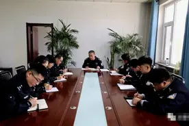 潸然泪下！公安英烈子女深情讲述英雄母亲的故事图片