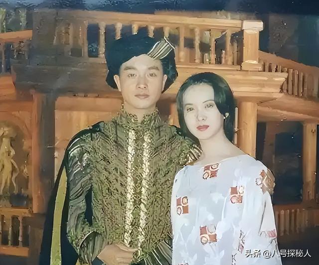 吃里扒外！13年前定居美国，回国捞金遭“驱逐”的她，52岁成笑话