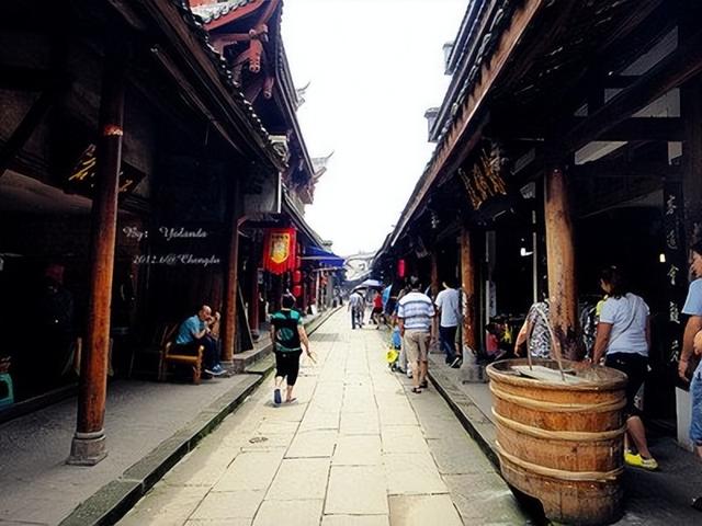 “辞职看世界	”的女老师，11年后现状曝光：黯然回乡，老公已分手